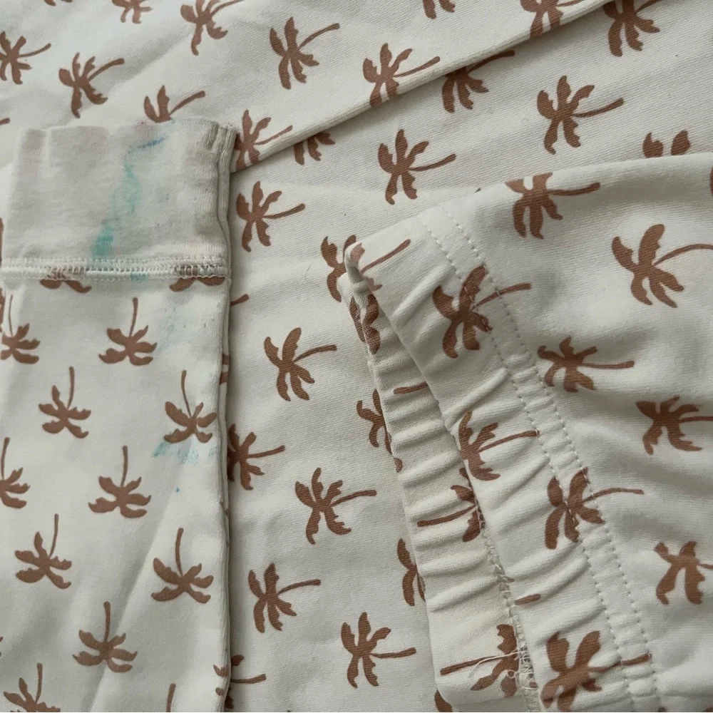 Roller Rabbit x Faherty pajamas set - Picture 4 of 4